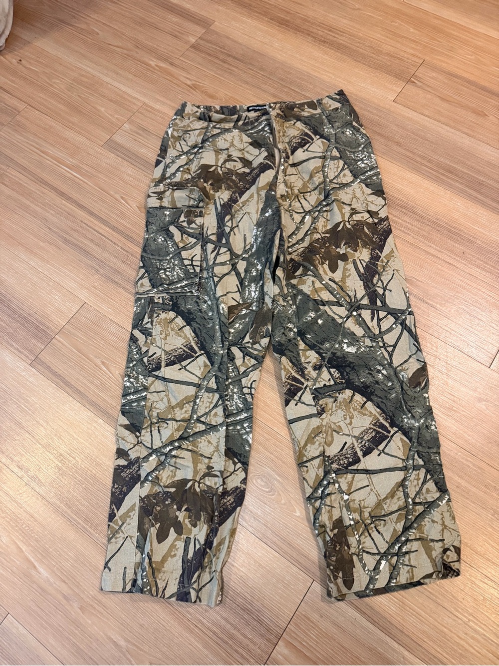 PrettyLittleThing Men's Camo Cargo Pants - Beige & Green
